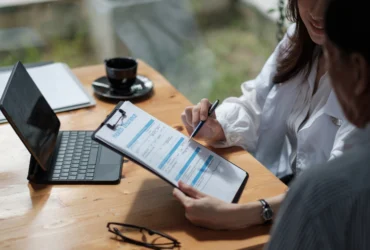 Seguro de vida con ahorro vs. plan de retiro: ¿qué conviene más?